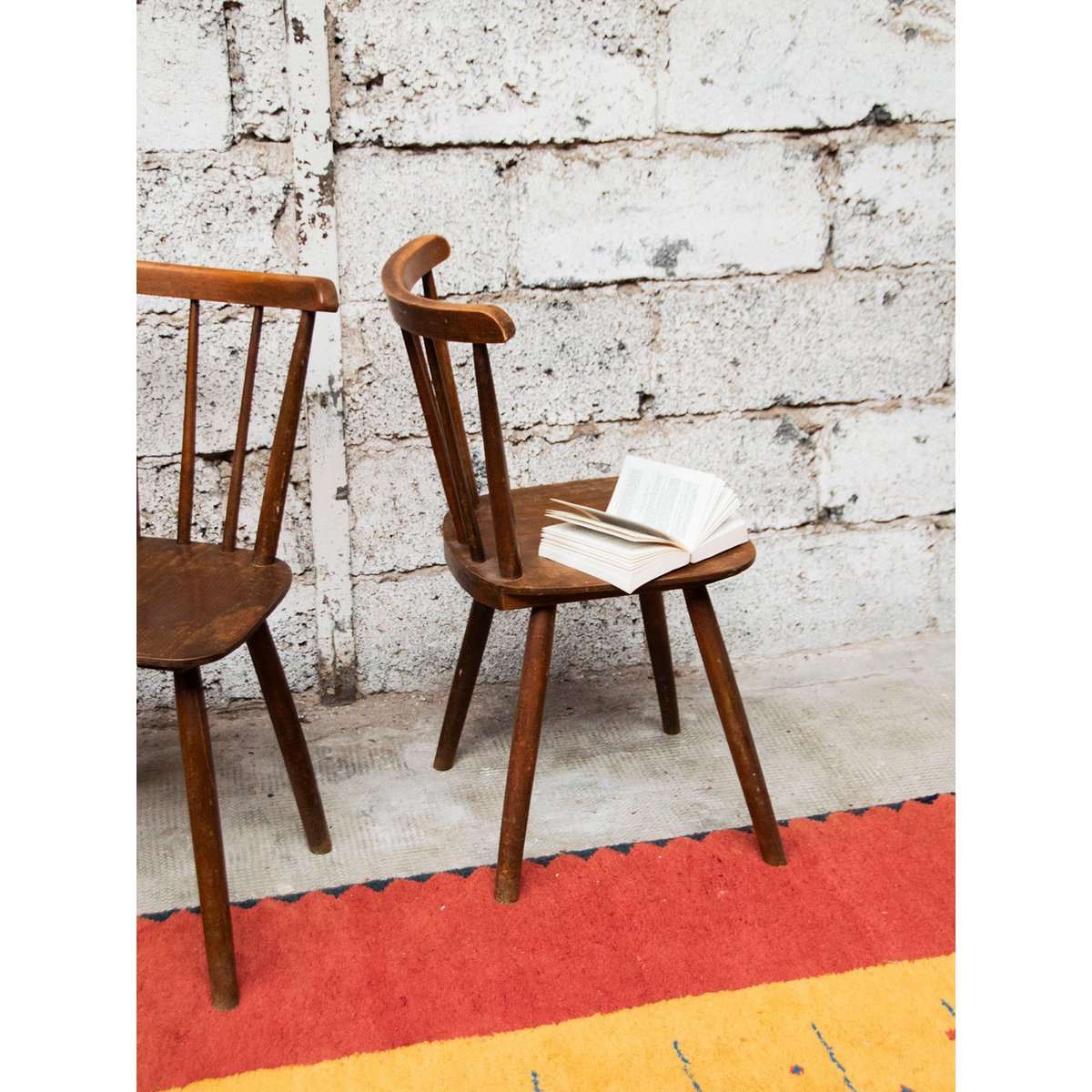 Paire de chaises en bois Alma N°731 - Bon état bois, DEBONGOUT