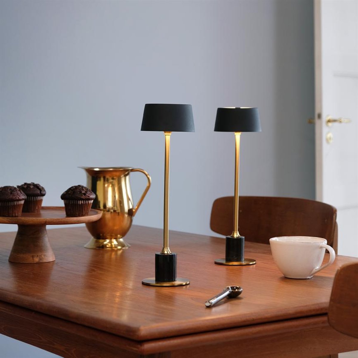 Lampe à poser marbre/laiton rechargeable YOYO noir, DYBERG LARSEN