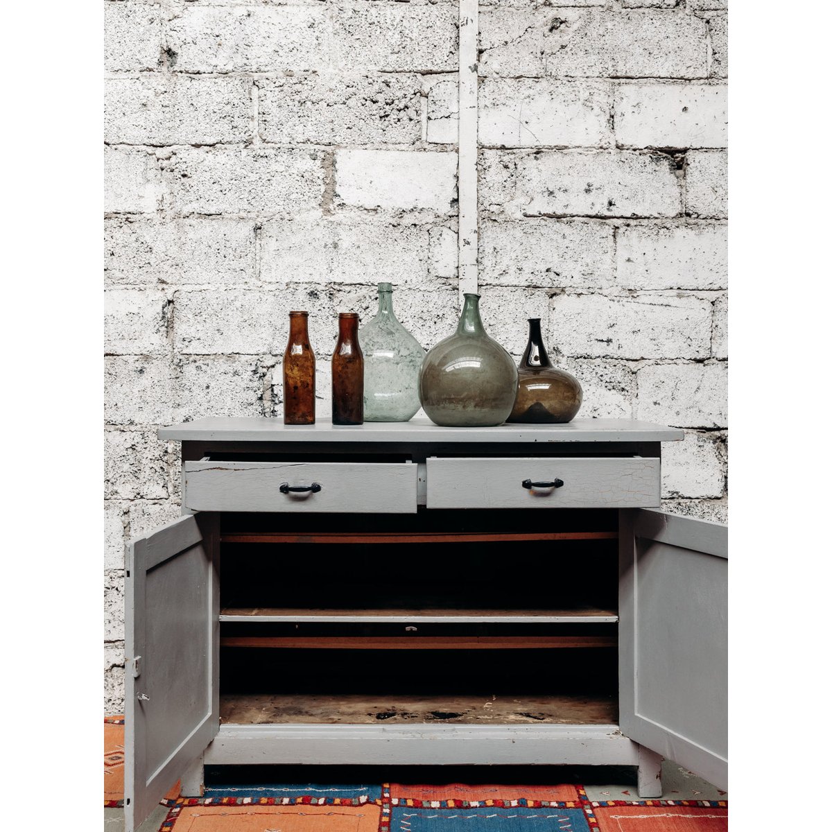 Buffet en bois Gilbert N°63 - Bon état gris, DEBONGOUT