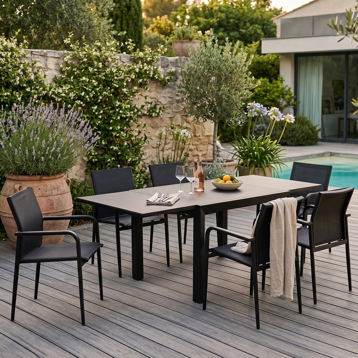 Ensemble 4/8p alu, verre, 6 fauteuils MODULO noir, WILSA GARDEN