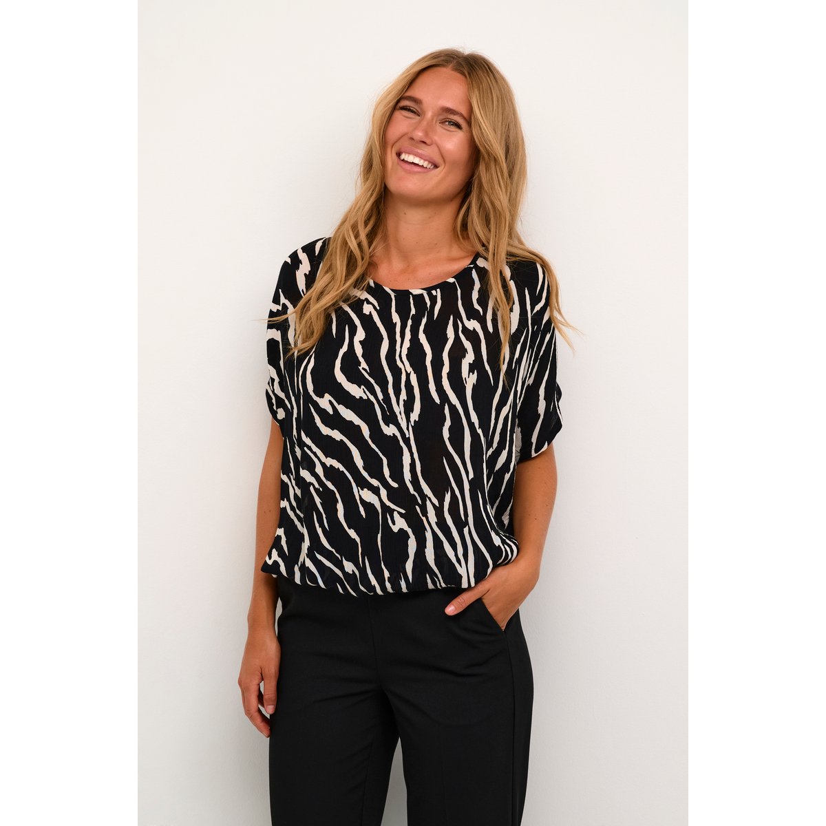 Blouse sans manches noir/blanc zebra animalier, KAFFE