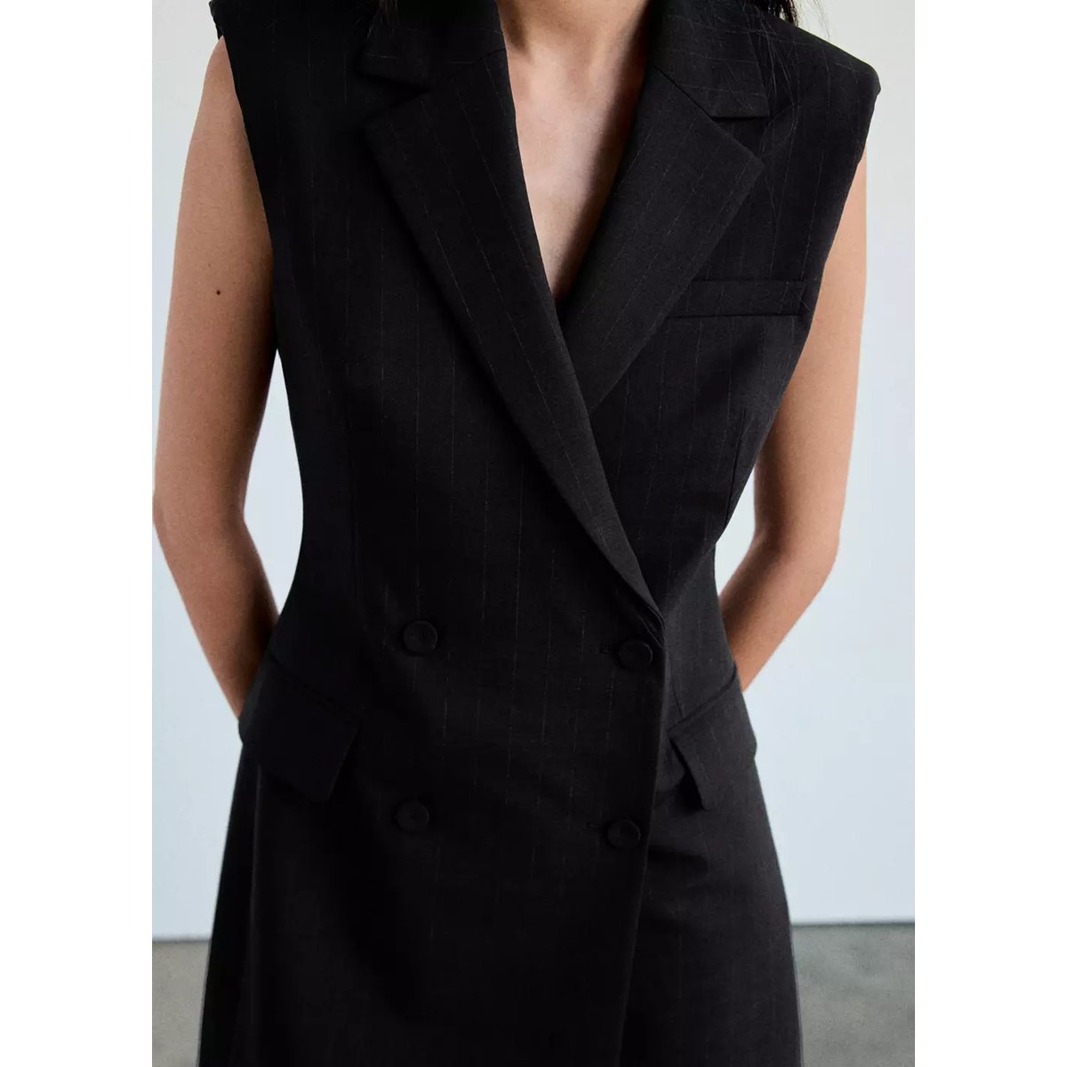 Robe à rayures tennis avec col à revers noir, MANGO