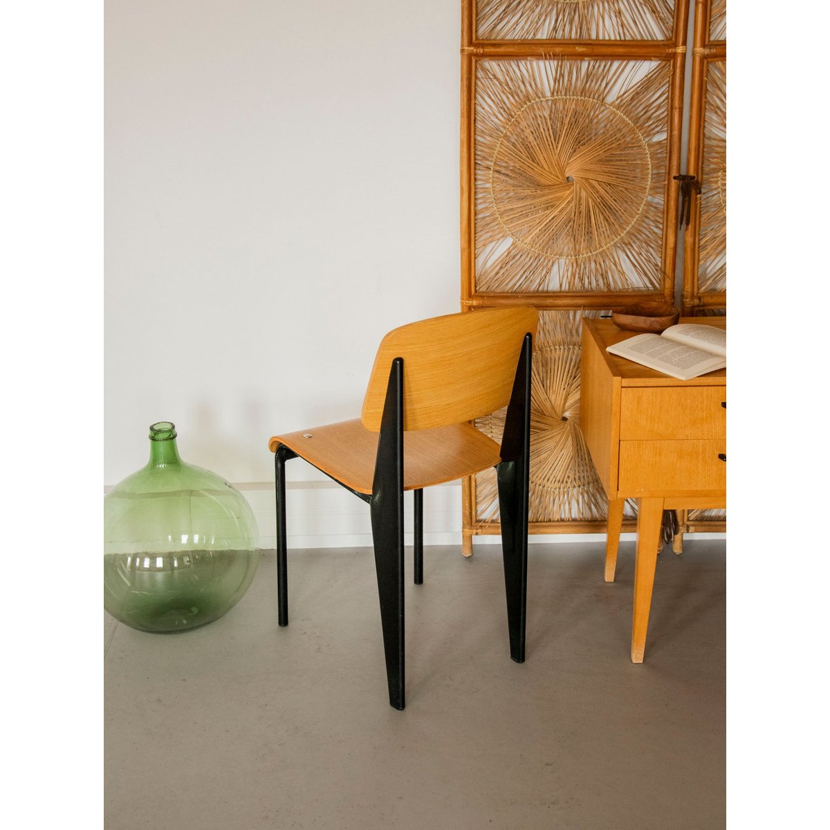Chaise au design audacieux Alma N°1922 - Bon état noir, DEBONGOUT