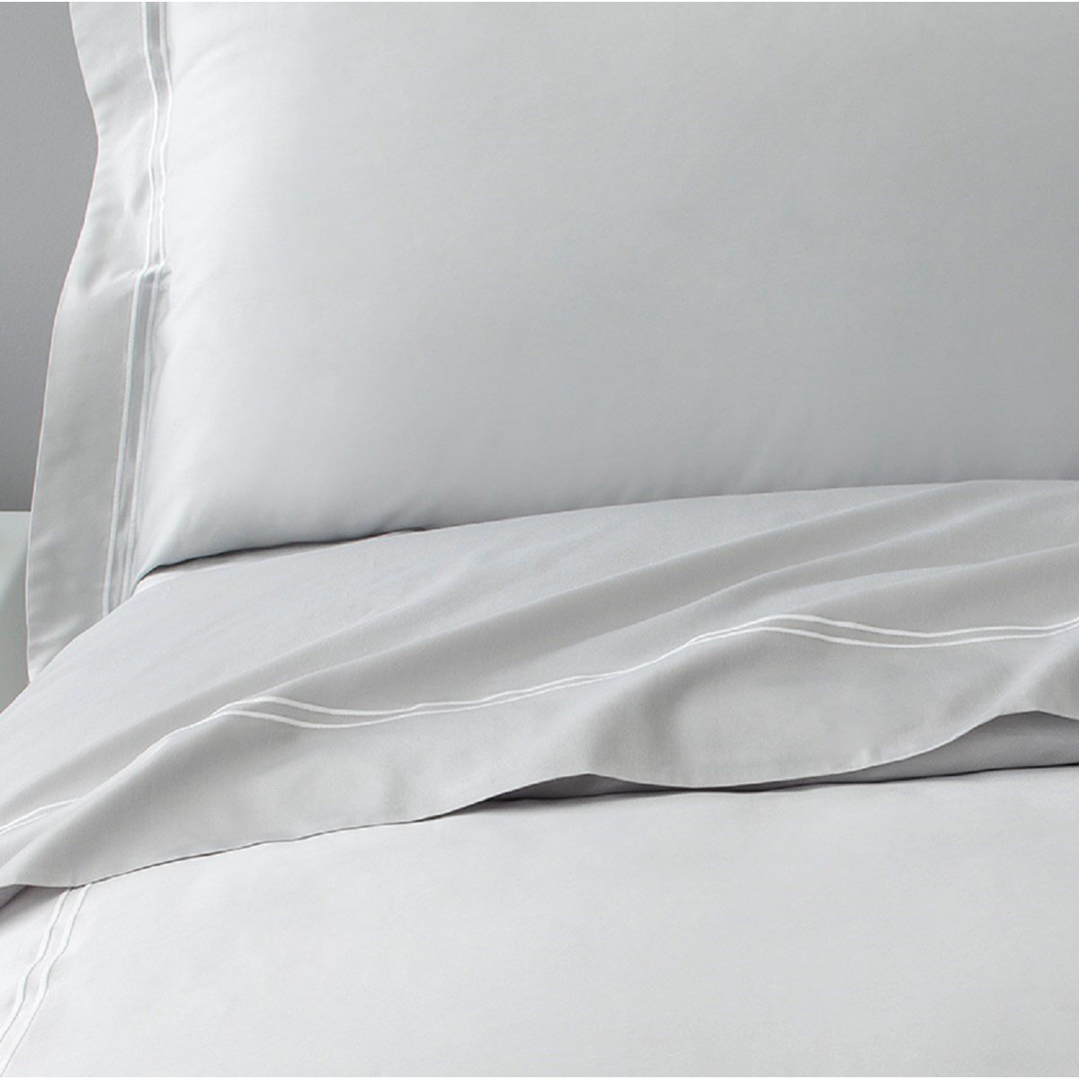 Drap plat satin de coton égyptien RADIEUSE gris clair, MPC MAISON