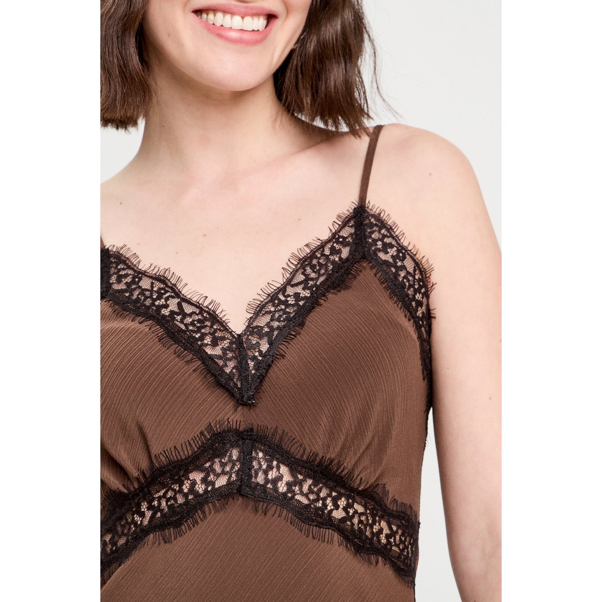 Robe longue ajustée dentelle marron foncé, CACHE CACHE