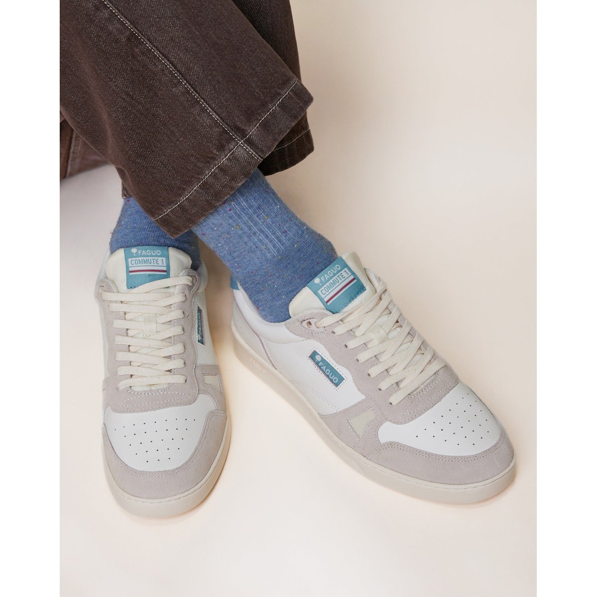 Baskets basses en cuir blanc et bleu, FAGUO