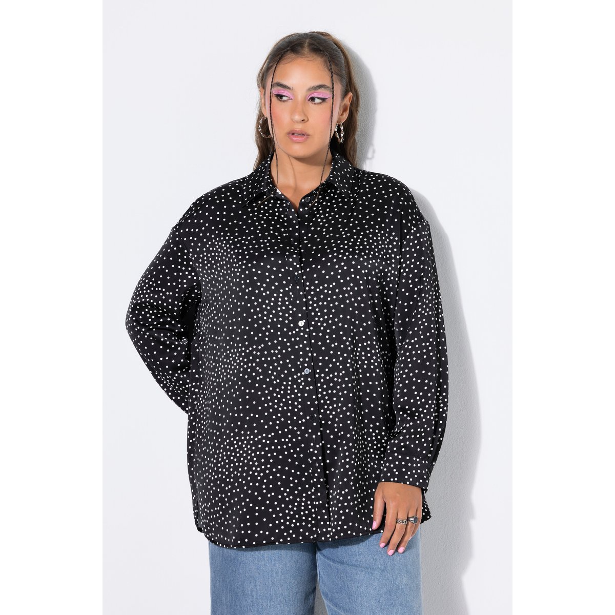 Chemisier en satin, coupe oversize, à pois noir, STUDIO UNTOLD