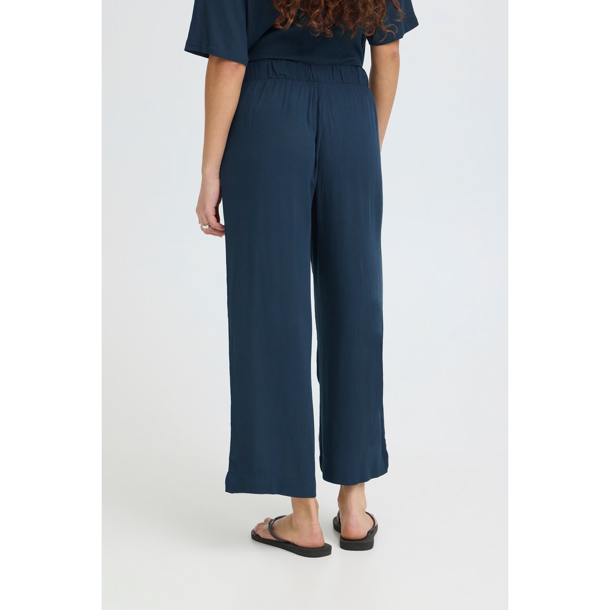 Pantalon coupe large, taille élastiquée bleu total eclipse, ICHI