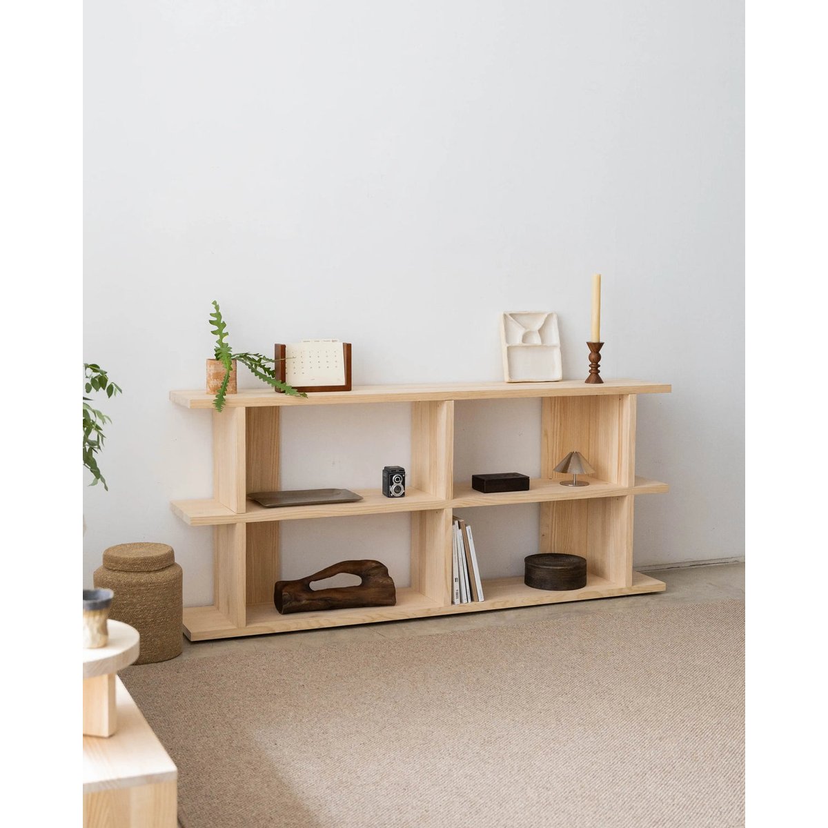 Bibliothèque en pin massif verni MONTGÓ 2x2 bois clair, NAAN FURNITURE