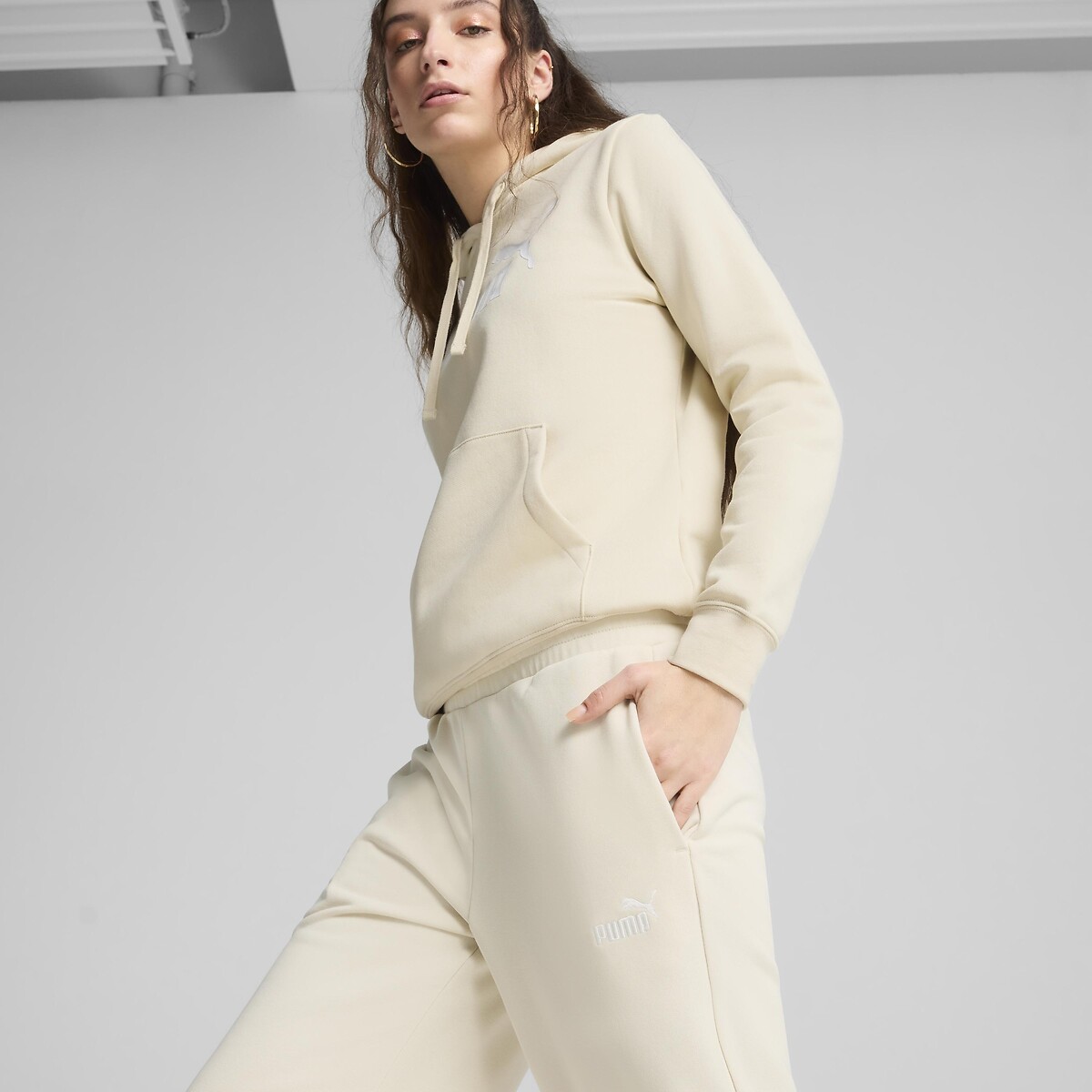 Pantalon de sport ESSENTIAL SMALL LOGO ecru, PUMA
