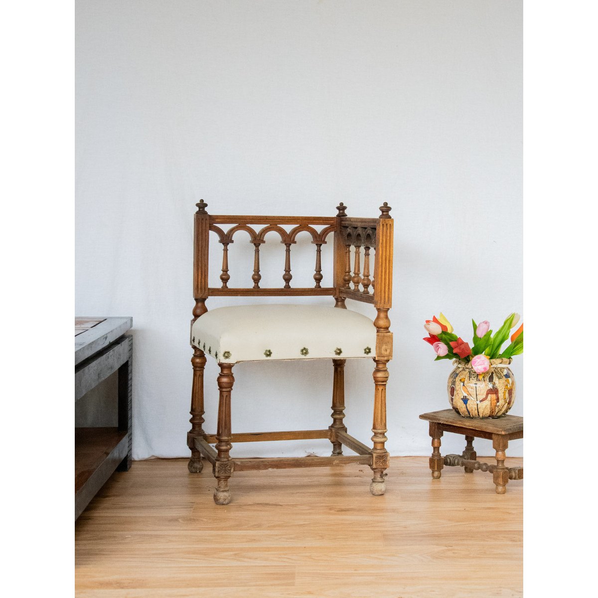 Chaise d'angle en cuir Claude N°882 - Bon état crème, DEBONGOUT