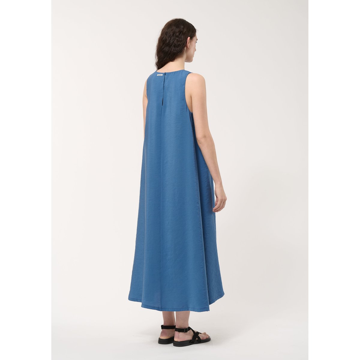 Robe drapée en modal gaufré denim, HUMILITY