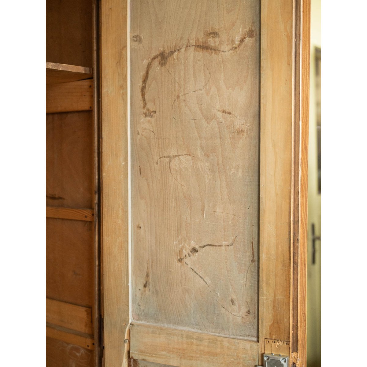 Armoire parisienne en bois clair Blandine N°520 - Bon état bois clair, DEBONGOUT