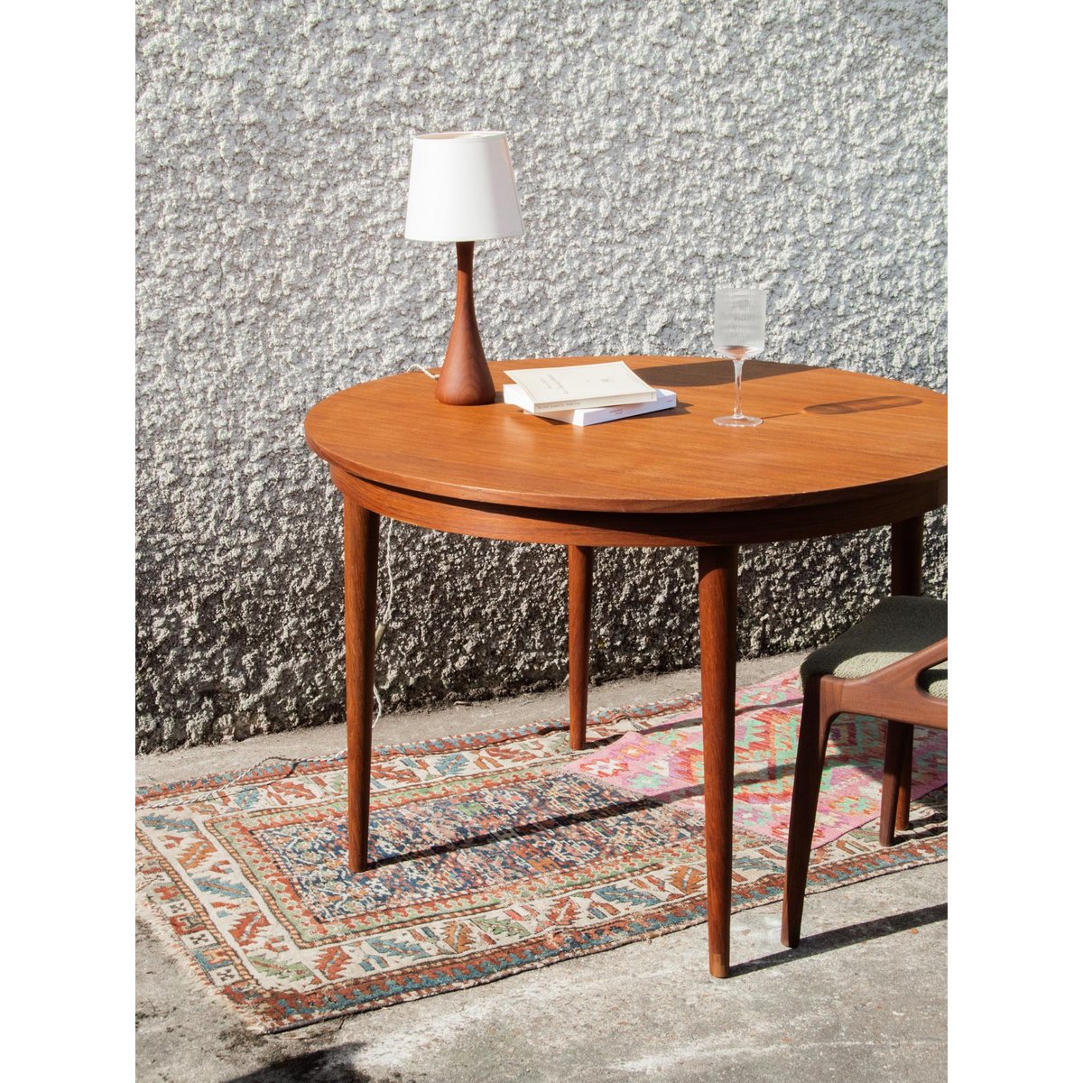 Table à manger en teck Romy N°254 - Bon état bois, DEBONGOUT