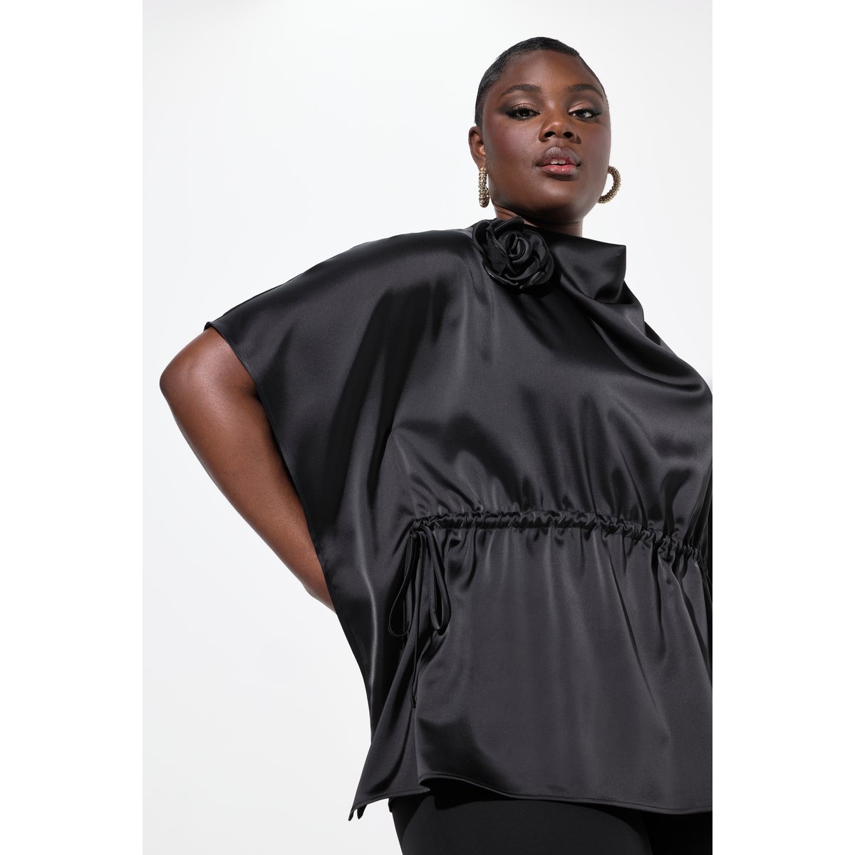 Blouse oversize avec col bénitier noir, ULLA POPKEN