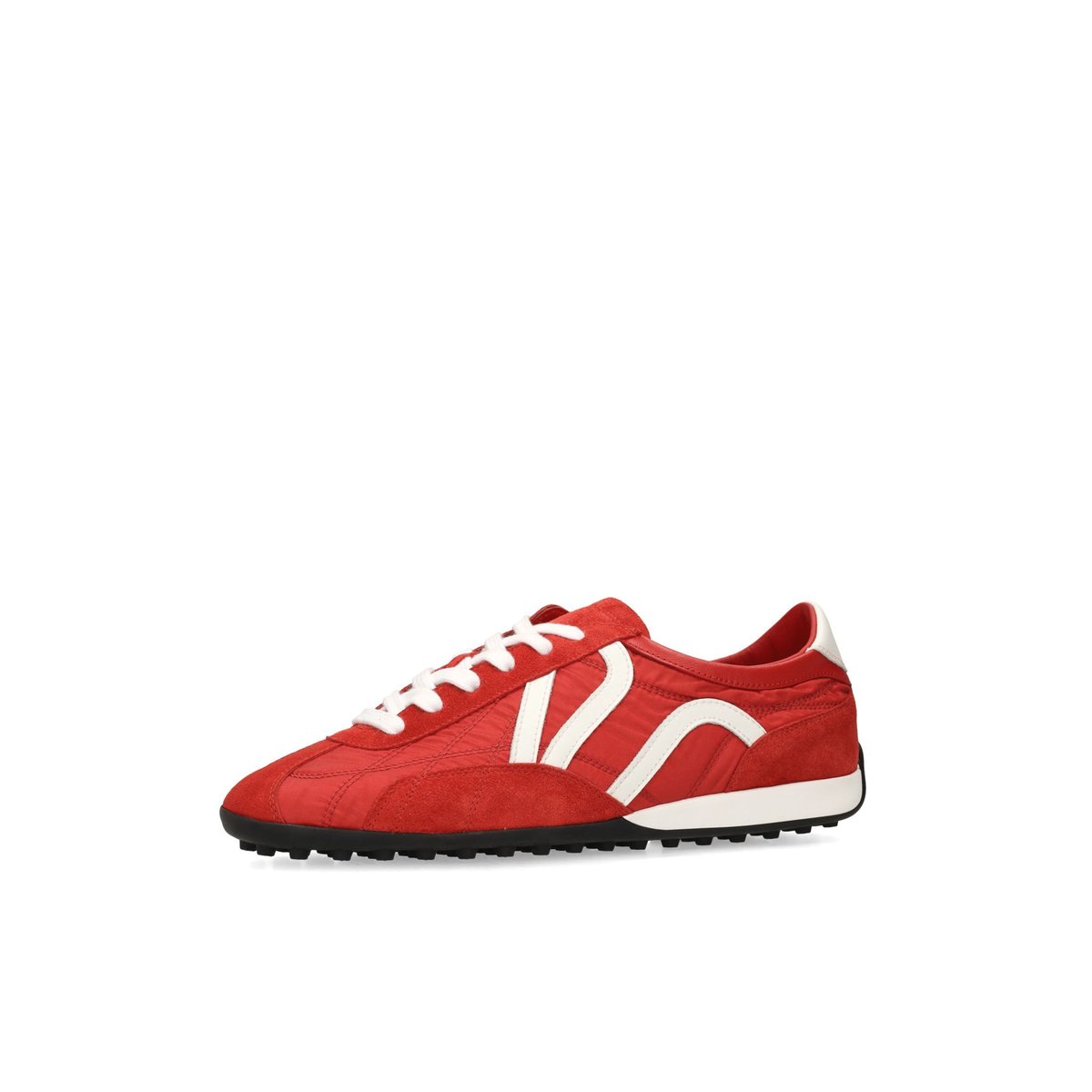 Baskets en daim rouge, SACHA