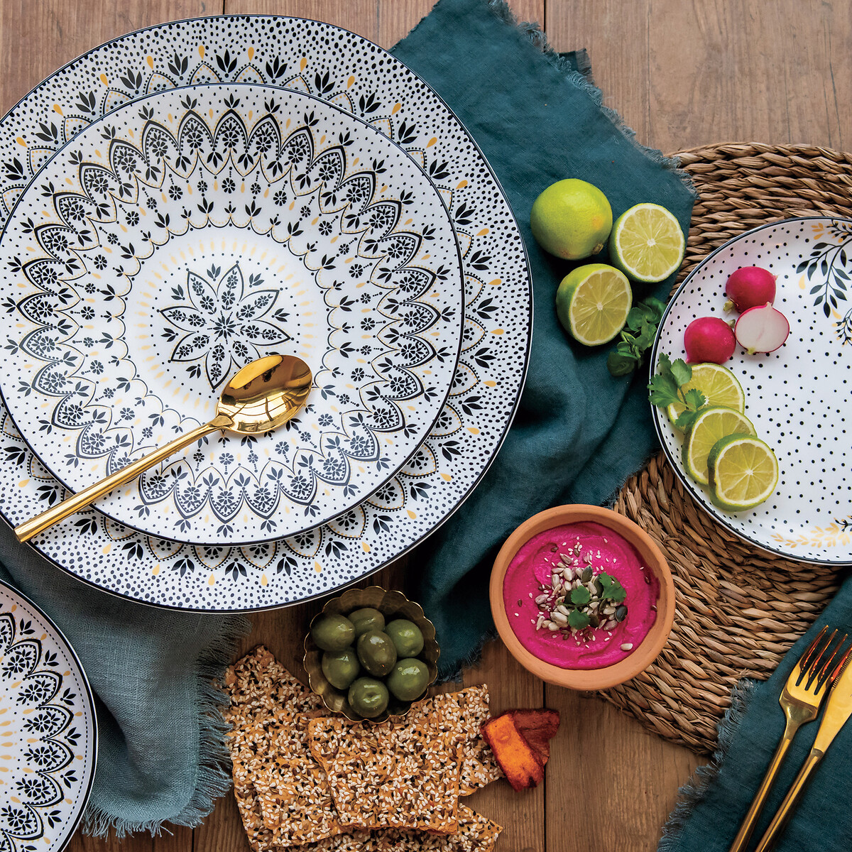 Artisanne Noir Medium Serving Bowl white, SARA MILLER