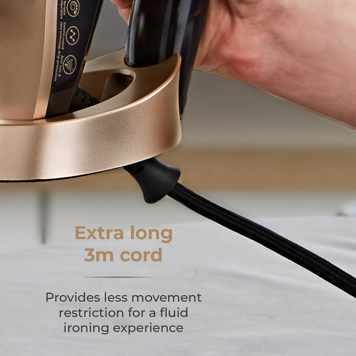 CeraGlide 3100W Steam Iron - T22021 black/gold, TOWER