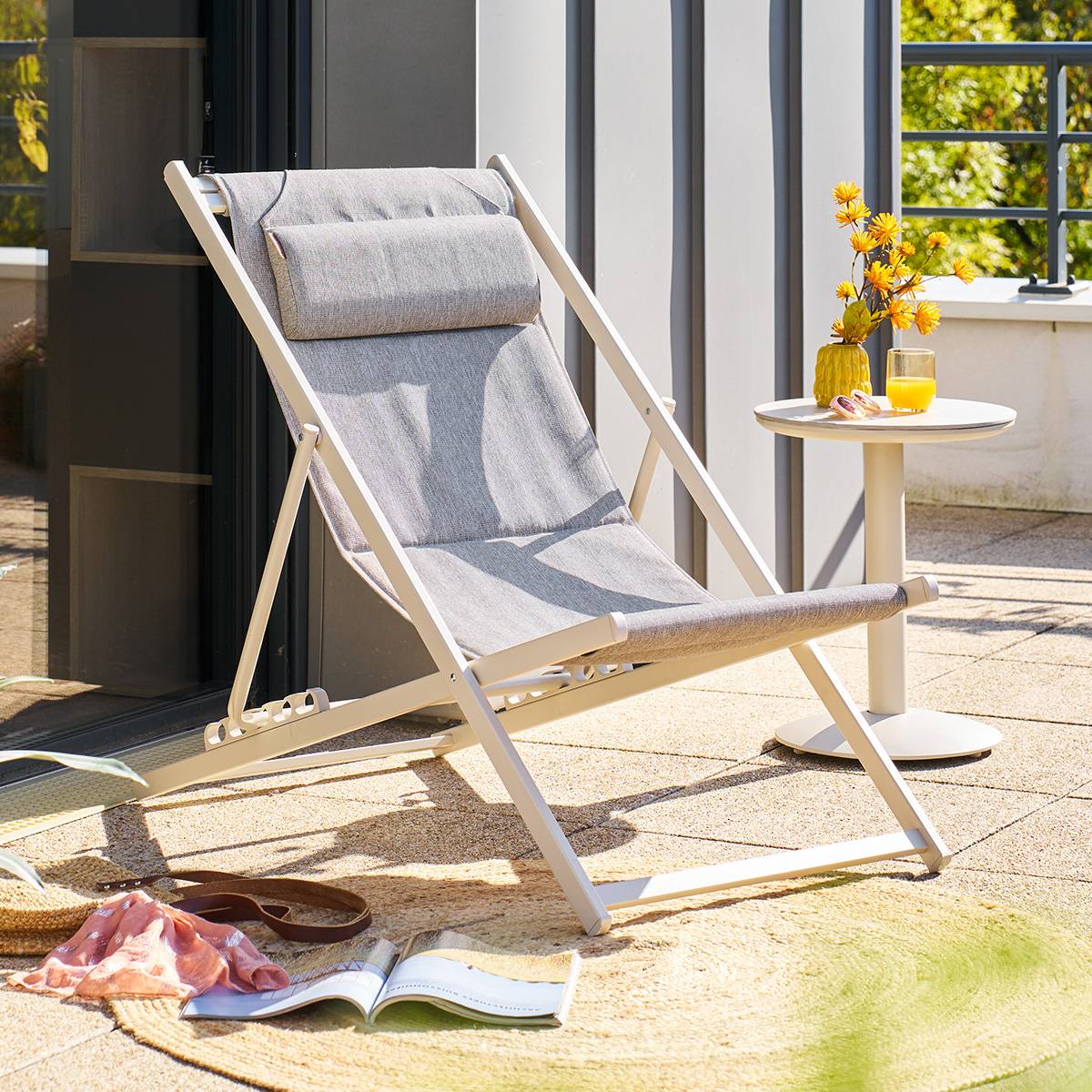 Chilienne de jardin pliable et empilable en aluminium LUNIVIA argile, HESPERIDE