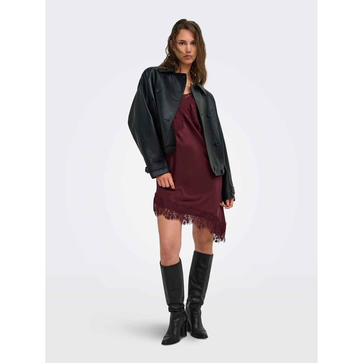 Robe oxblood red, ONLY