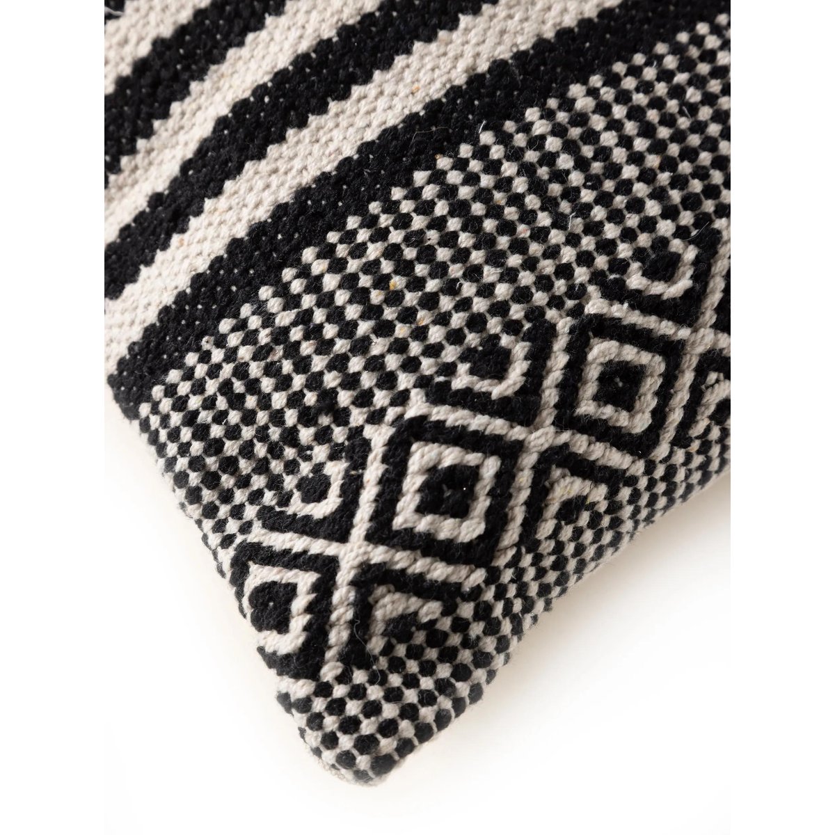 Housse de coussin tissé main DEJA noir/blanc, BENUTA