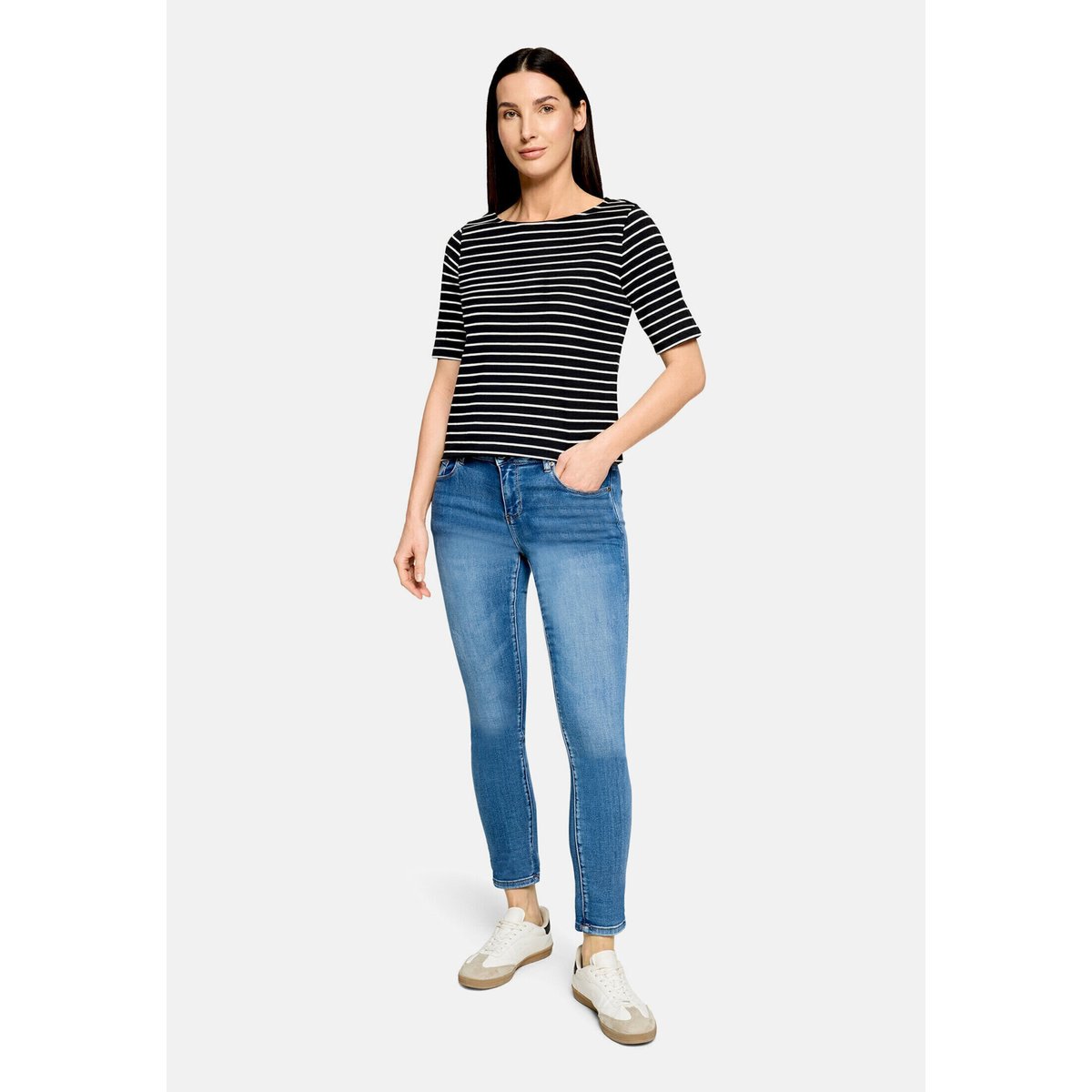 T-shirt à rainures à encolure bateau noir/blanc, BETTY BARCLAY