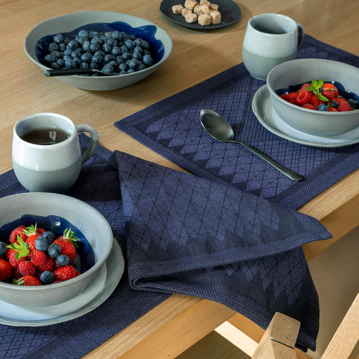 Set de table en Coton/Lin, CLUB LIGNE prusse, LE JACQUARD FRANCAIS