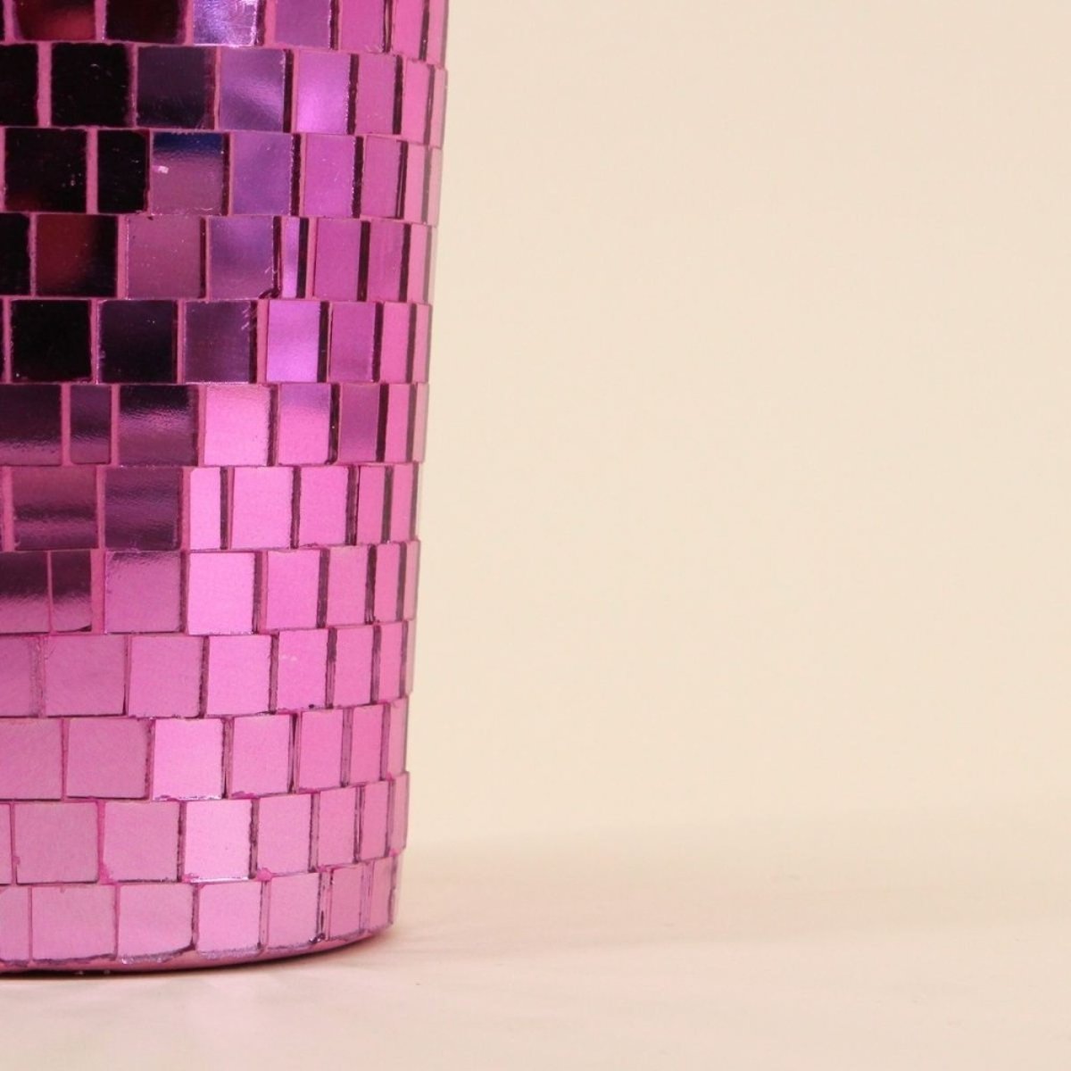 Bougie parfumée verre à facettes violette miroir 510g violet, ORNAMI