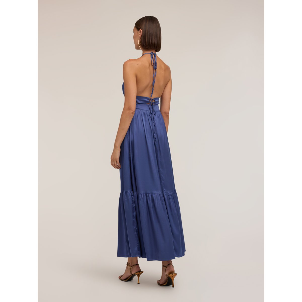 Robe longue en satin avec volant bleu, MOTIVI