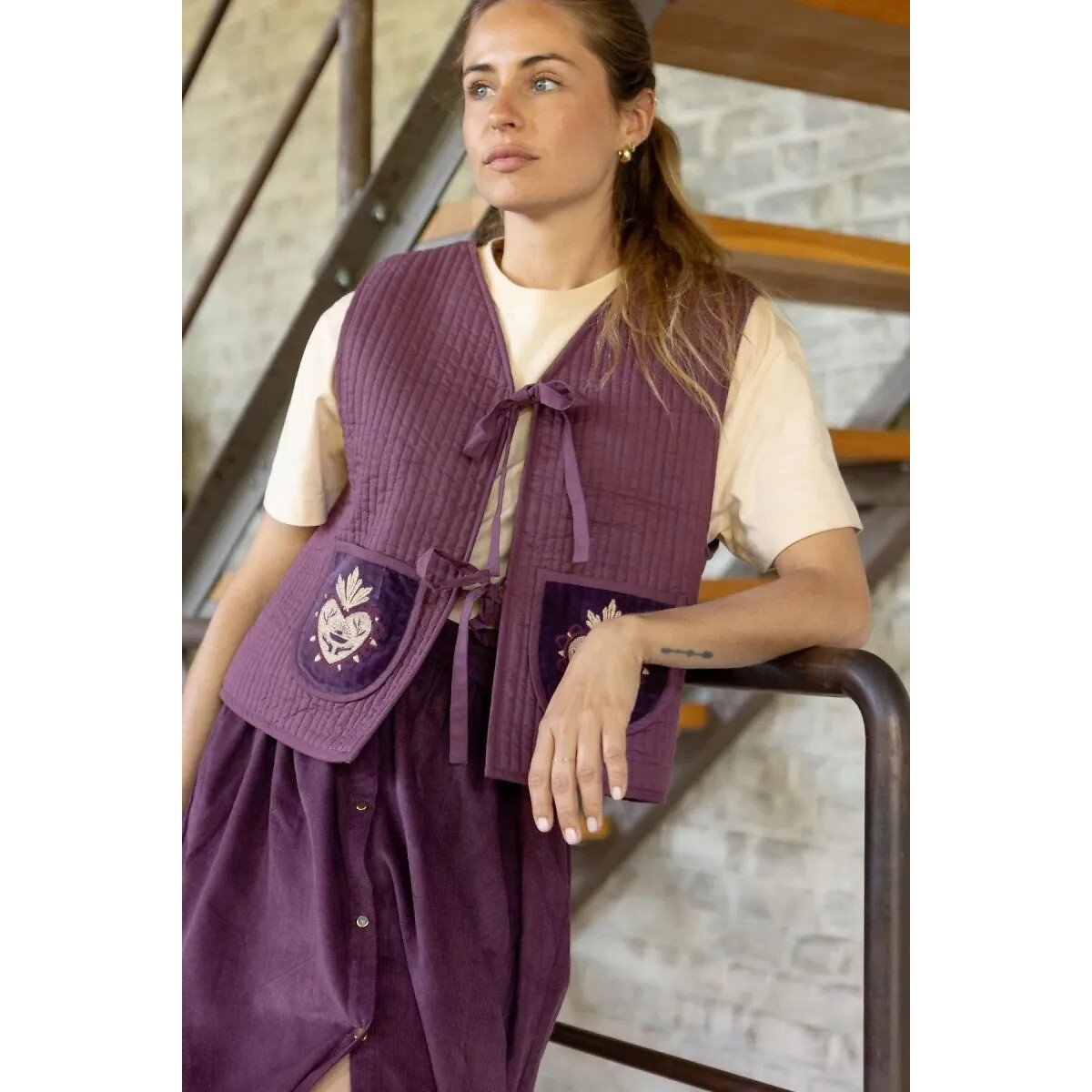 Vaminy Sleeveless Cardigan with Tie Details light purple, APACHES COLLECTIONS