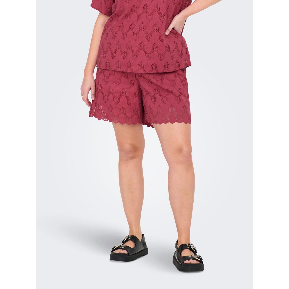 Short violette - earth red, ONLY CARMAKOMA