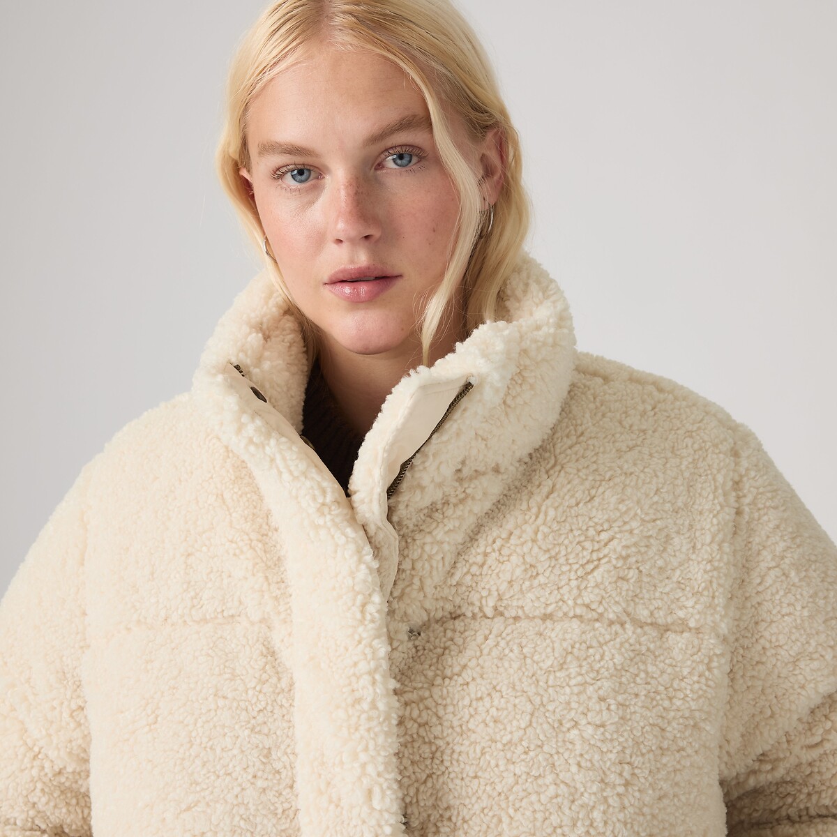 Doudoune courte col montant, en sherpa ecru, LEVI'S