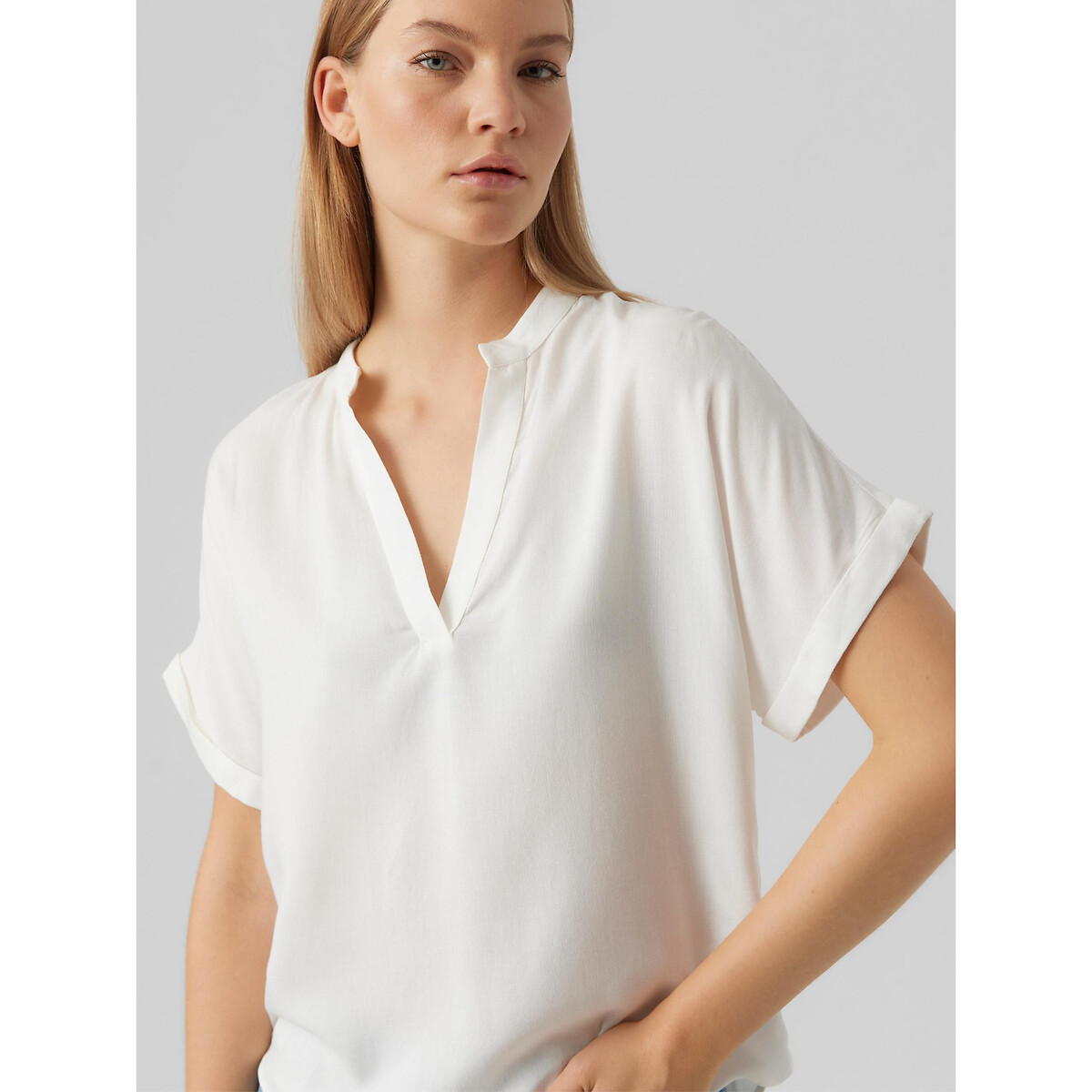 Blouse col v, manches courtes blanc, VERO MODA
