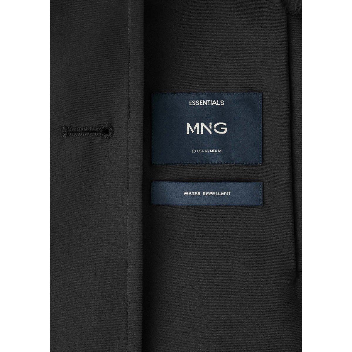 Trench ceinturerésistant à l’eau noir, MANGO MAN