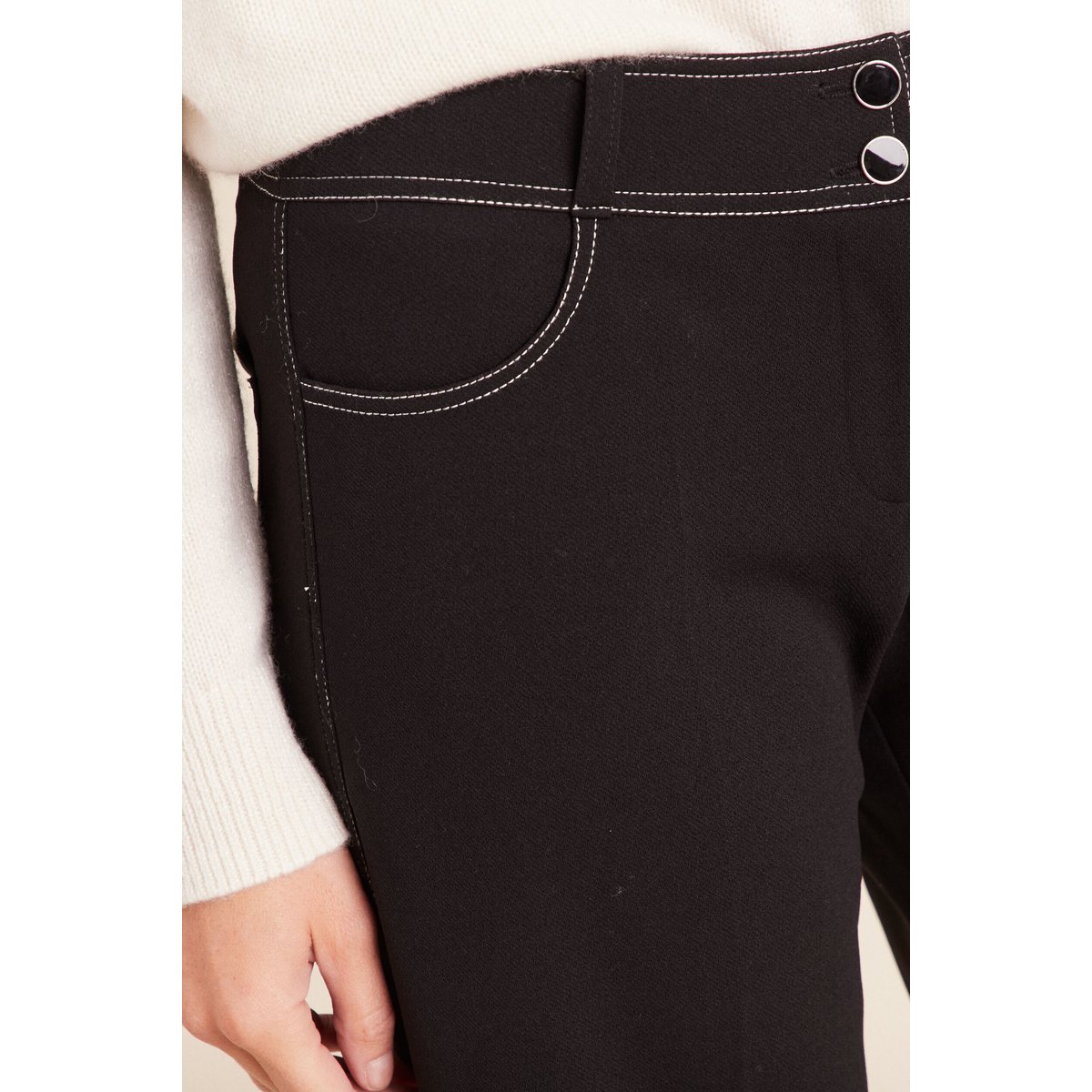 Pantalon noir, BREAL
