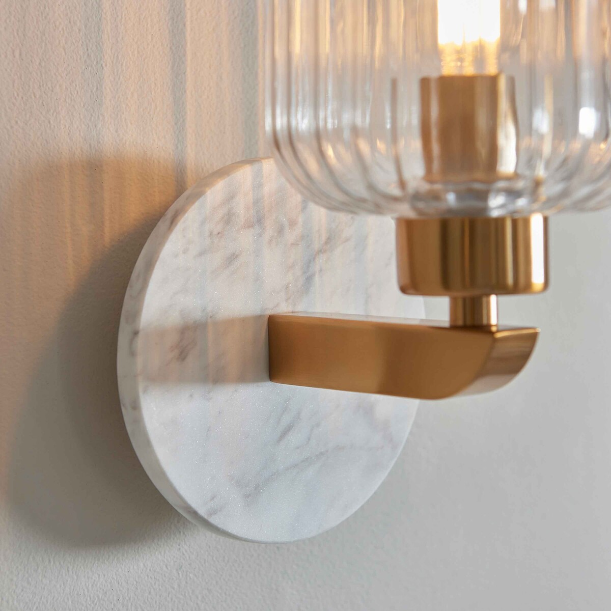 Torro Ribbed Glass Marble Wall Light white, ÉDITÉ