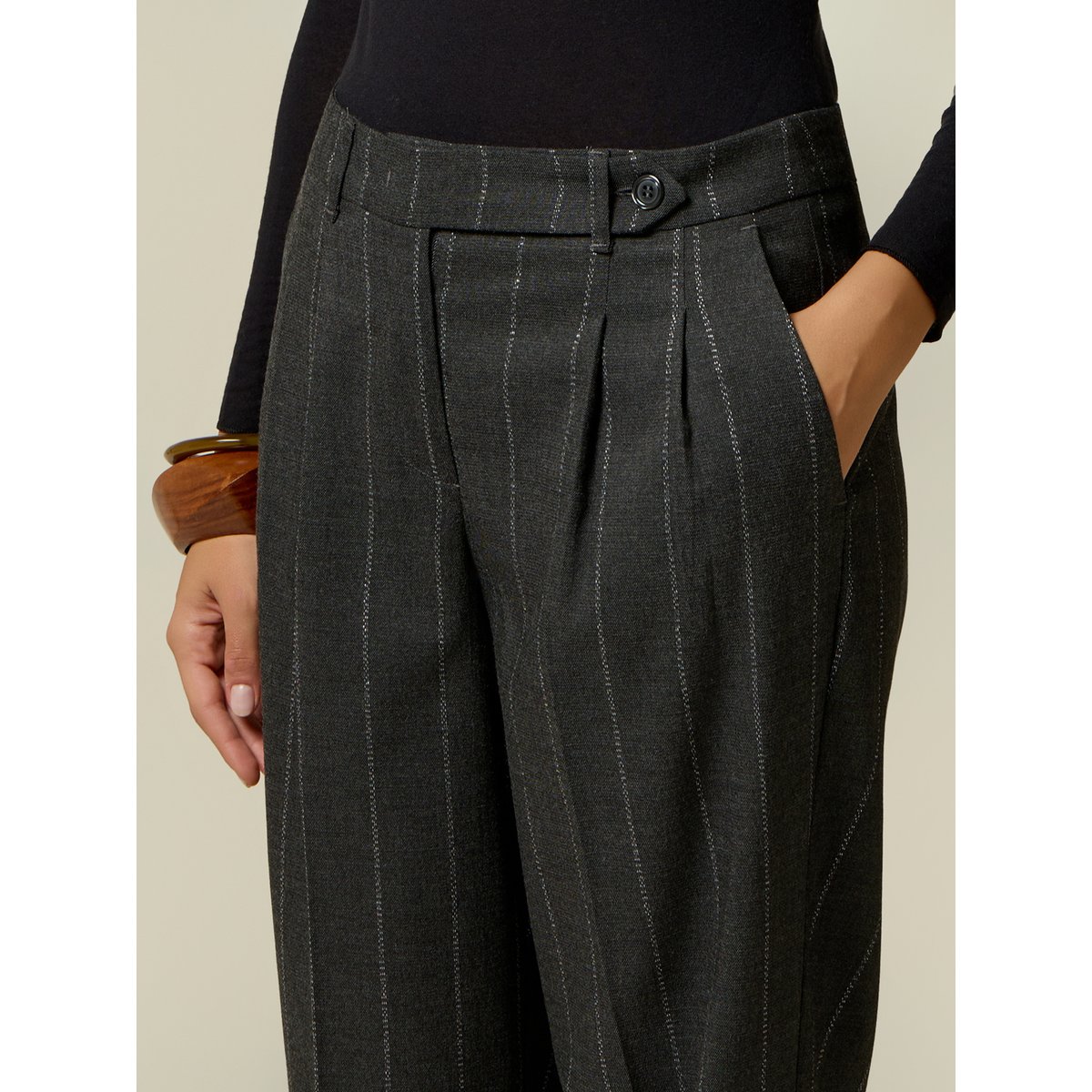 Pantalon carotte rayé gris, OLTRE