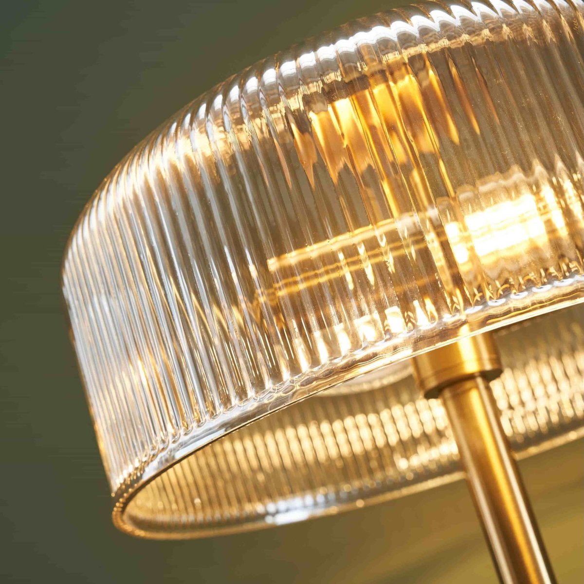 Lampe de table vintage raffinée - AURÉLINE ambré et laiton, KOSILUM