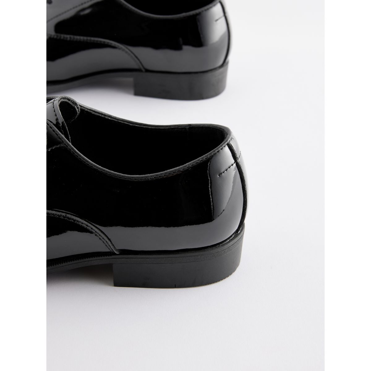Chaussures oxford vernies à bout rapporté noir, NEXT