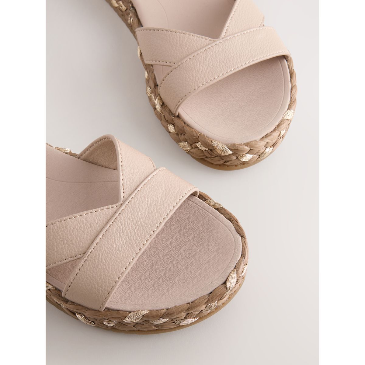 Sandales à brides croisées forever comfort® rose poudré métallisé, NEXT