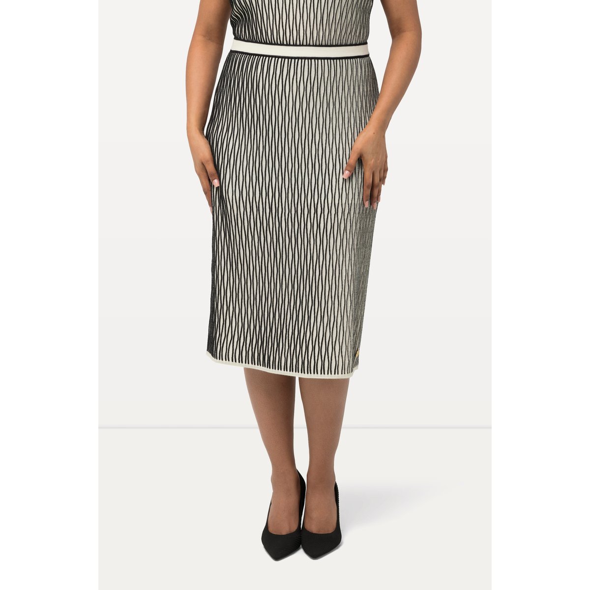 Jupe en maille avec taille élastique. blanc cassé, ULLA POPKEN