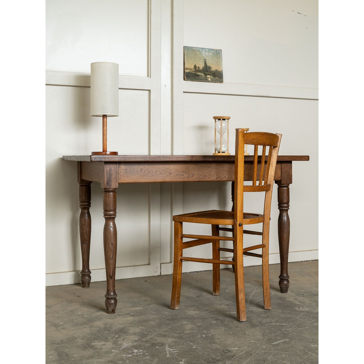 Table à manger en chêne Romy N°1555 - Bon état bois foncé, DEBONGOUT