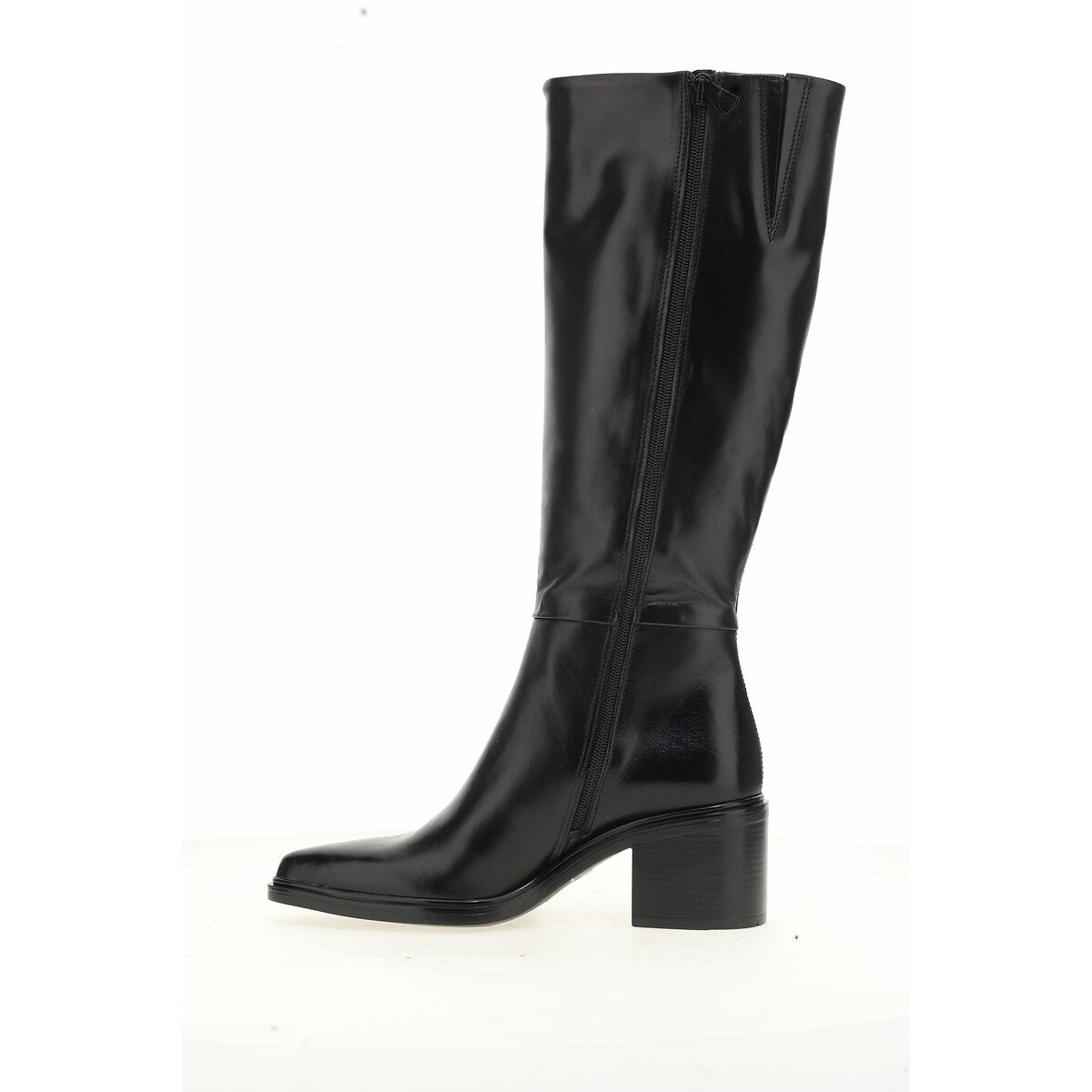 Pointed Knee-High Boots in Leather black, MJUS