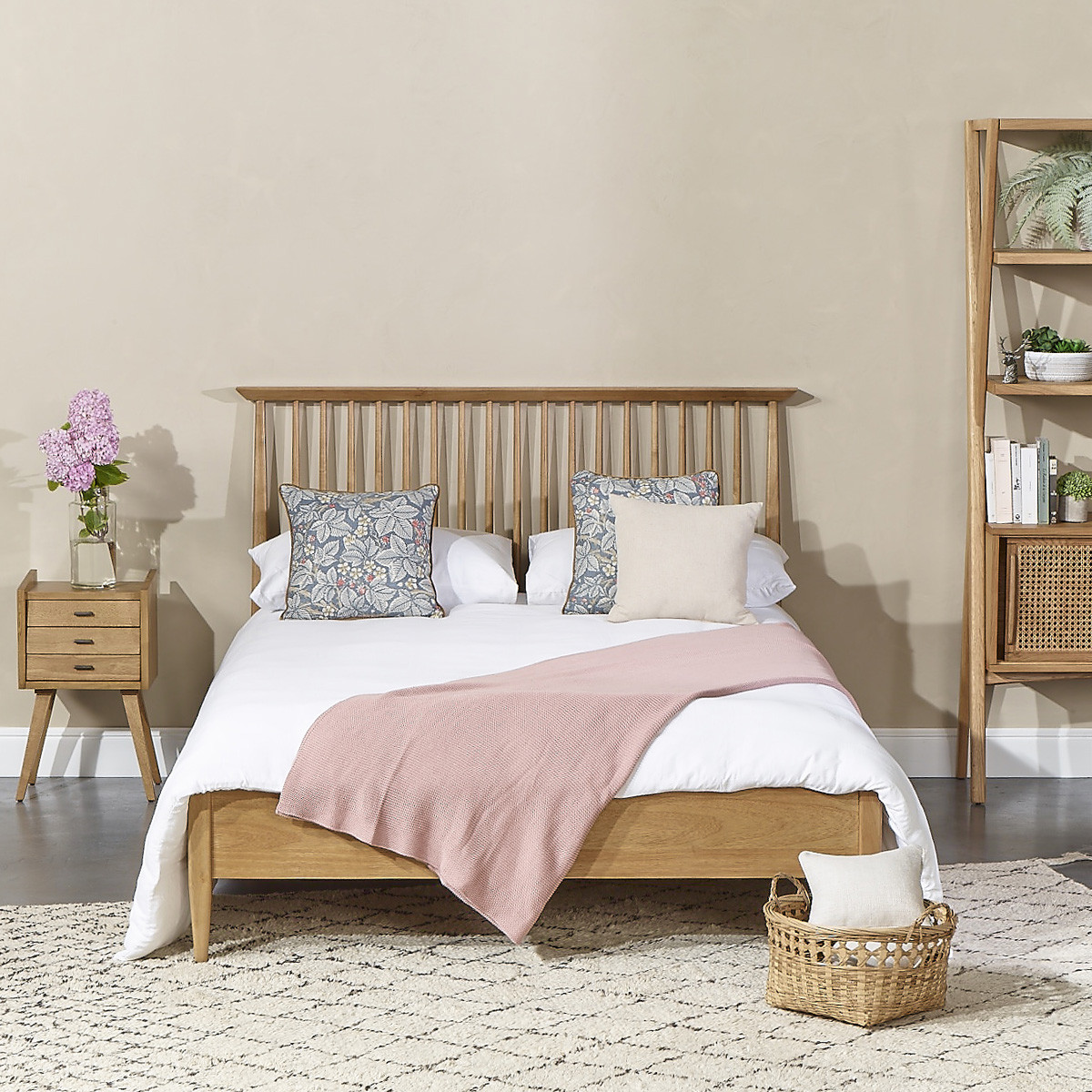 Lit 160x200 style vintage en hévéa EDWARD beige, ROBIN DES BOIS