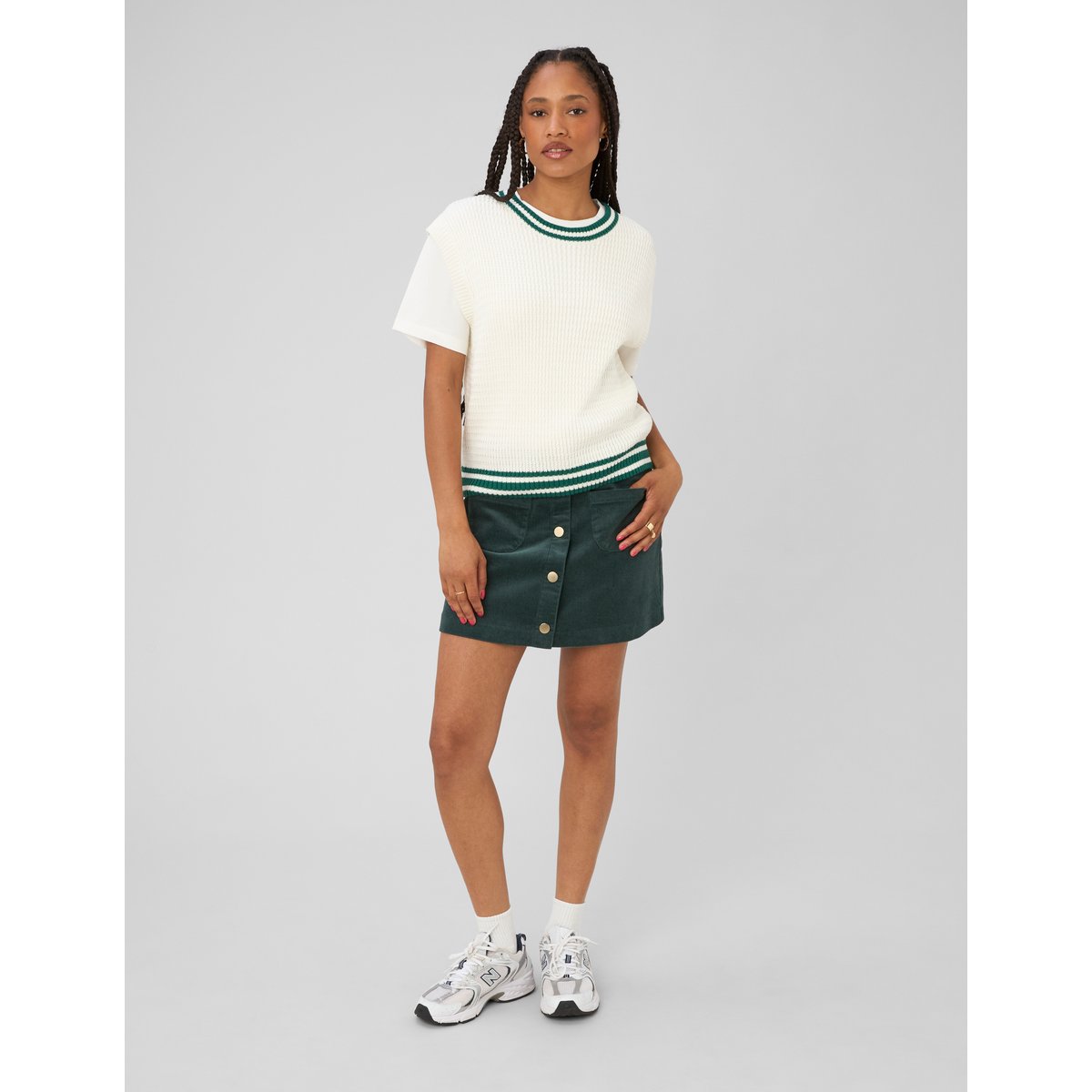 Jupe boutonnée en velours vert sapin, BZB