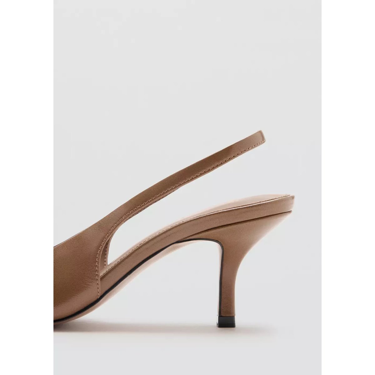Escarpin à petit talon, ouvert à l’arrière nude, MANGO