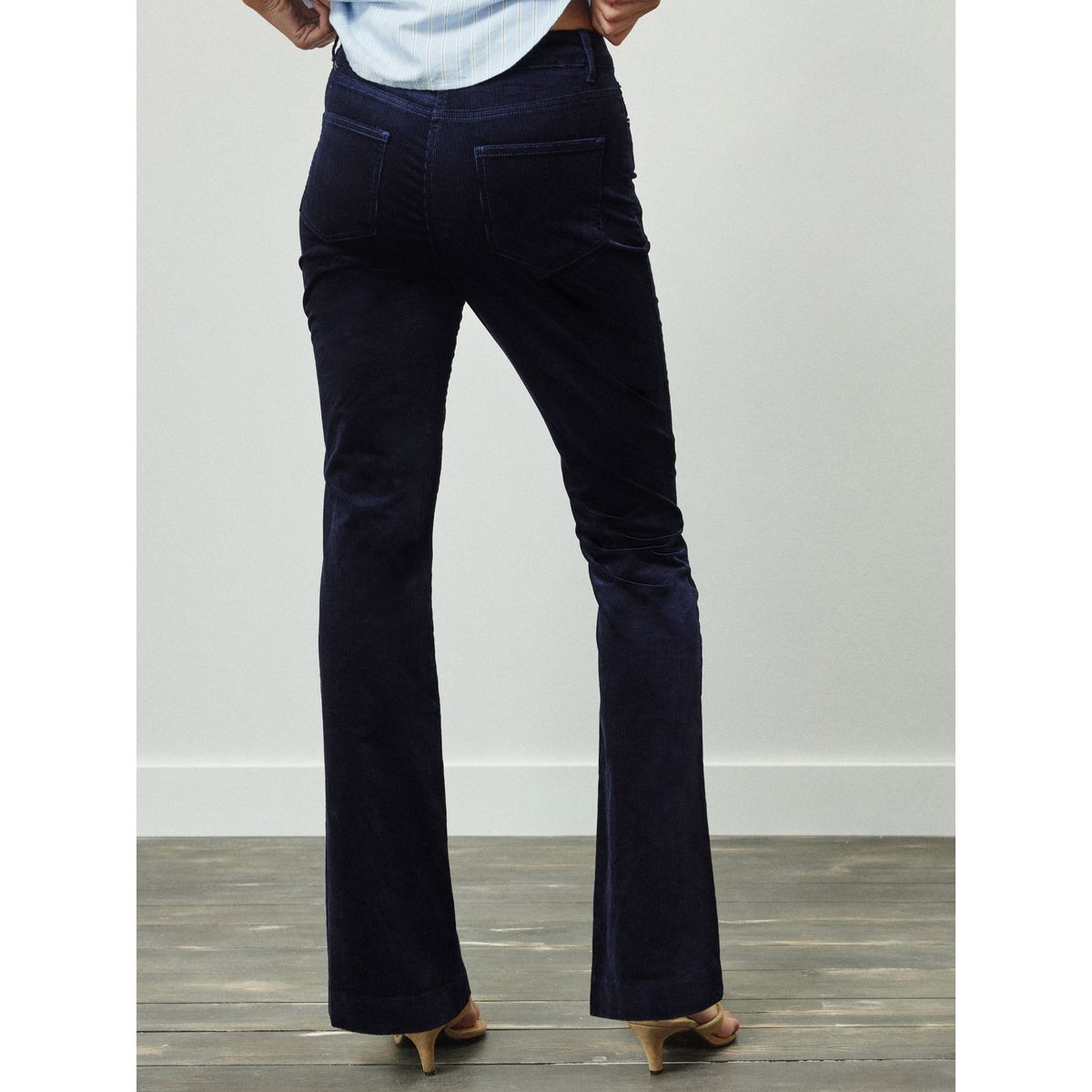Pantalon bootcut en velours côtelé avec modal bleu marine, NEXT