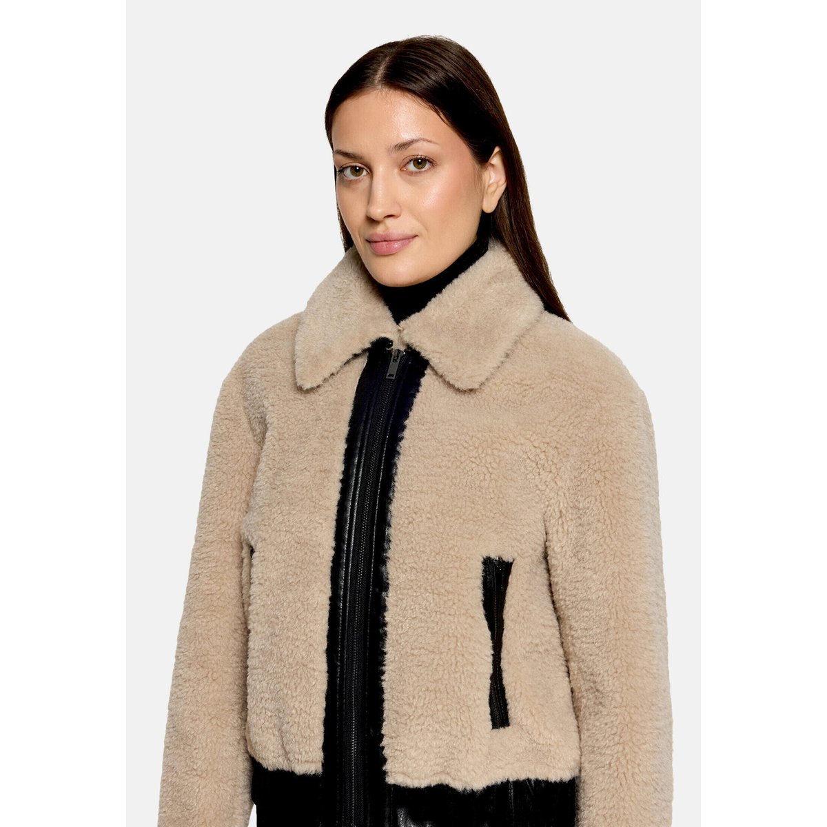Veste en peluche à col desert beige, AMBER & JUNE