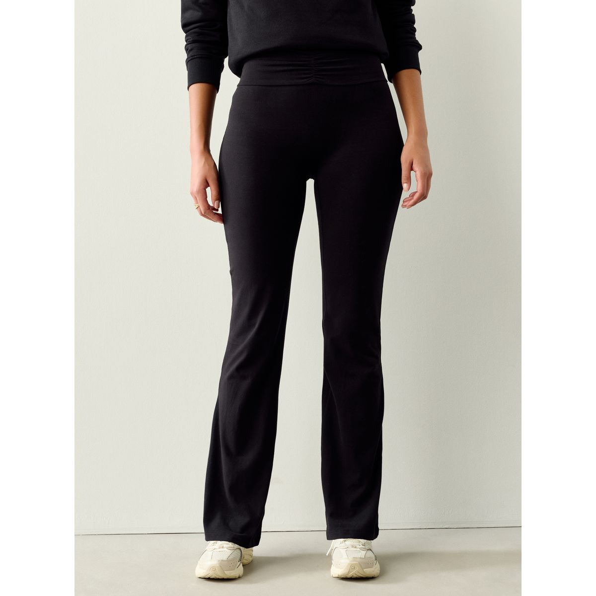 Legging évasé, froncé et côtelé doux noir, NEXT