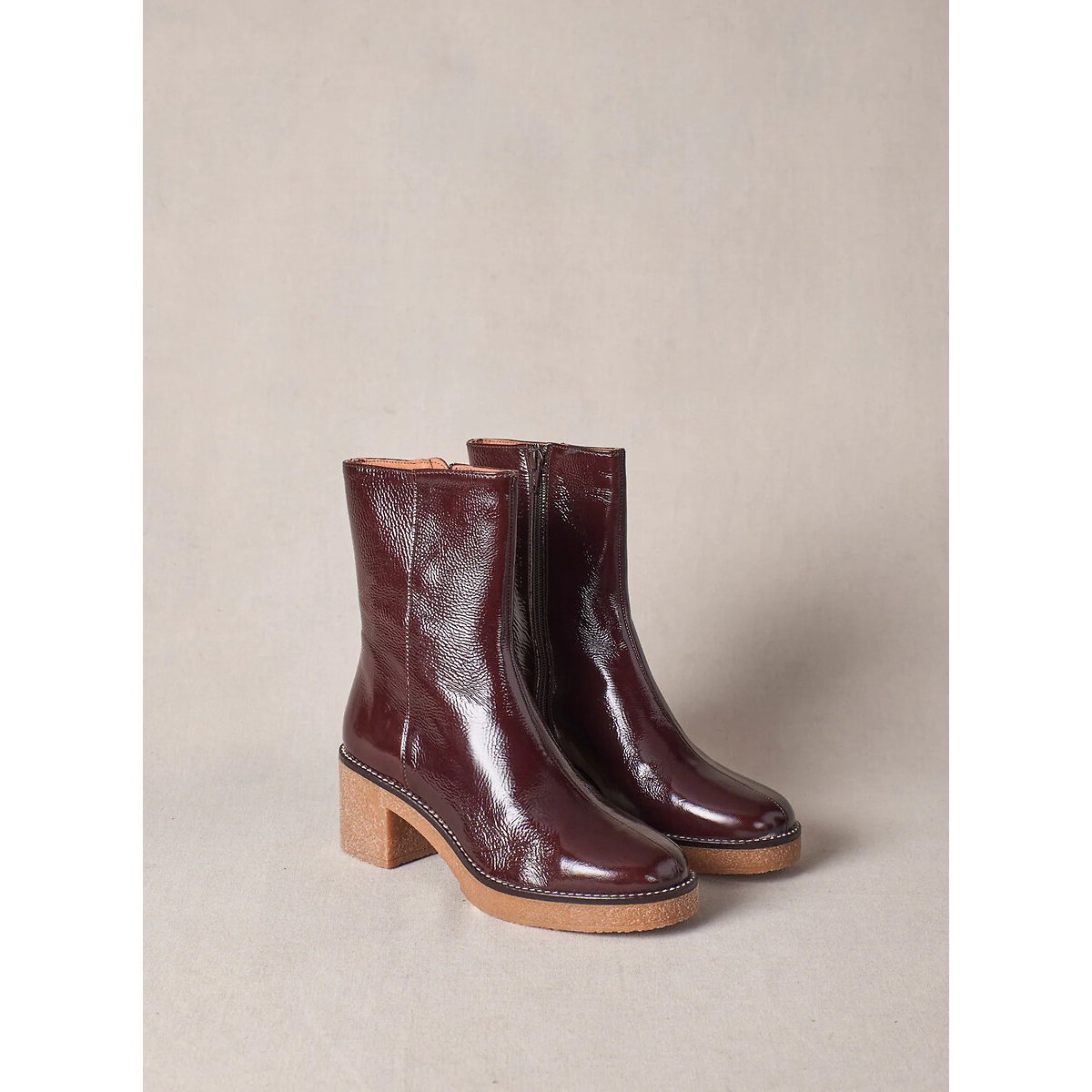 Clara Ankle Boots in Patent Leather brown, PETITE MENDIGOTE